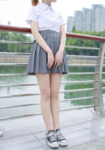 古堡女仆的服务在线观看_DVD天堂在线